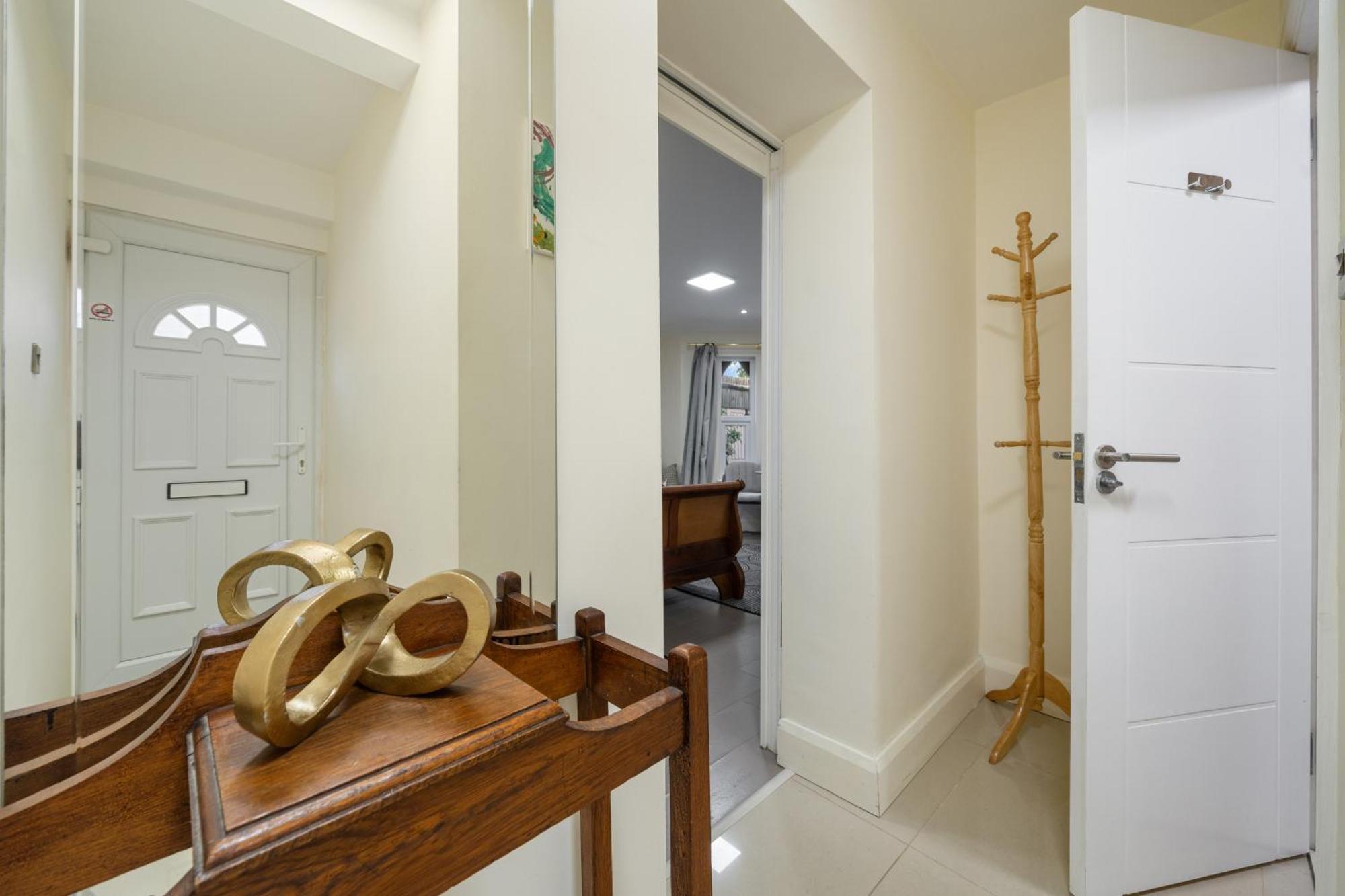 Leamington Park Studio With Parking ลอนดอน ภายนอก รูปภาพ